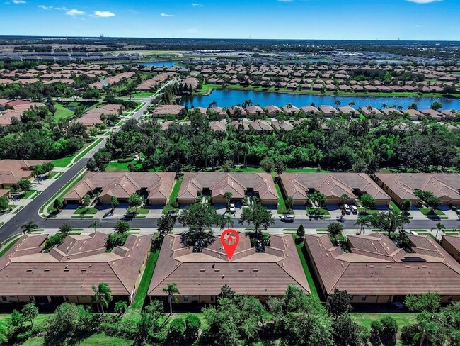 Foto del edificio - 313 Seneca Falls Dr