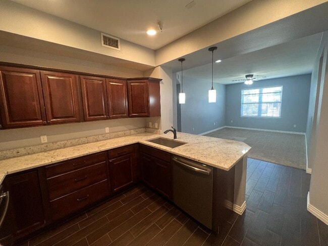 Foto del edificio - 12924 Ironstone Way