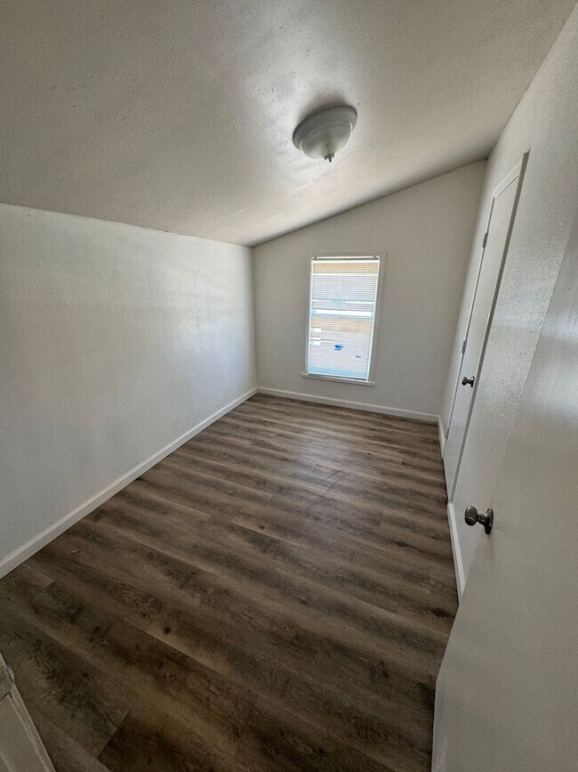 Foto del edificio - Step into your new residence, a charming h...