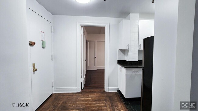 Building Photo - 145 W 55th St