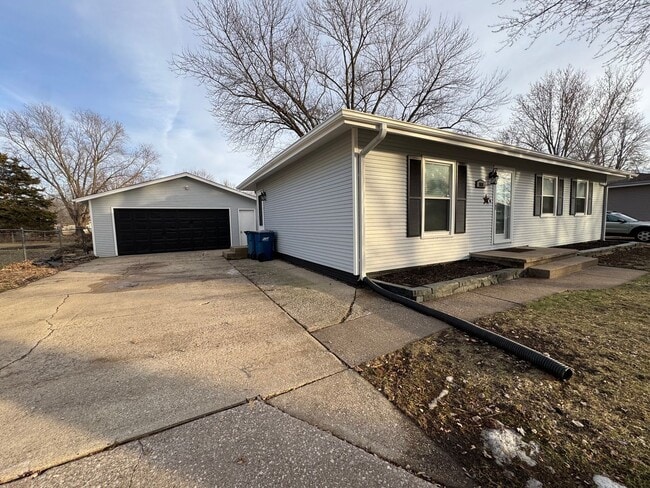 Foto del edificio - 4 bedroom 2 bath home in Port Byron