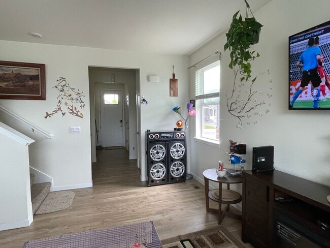 Building Photo - 45821 Red Tail Dr
