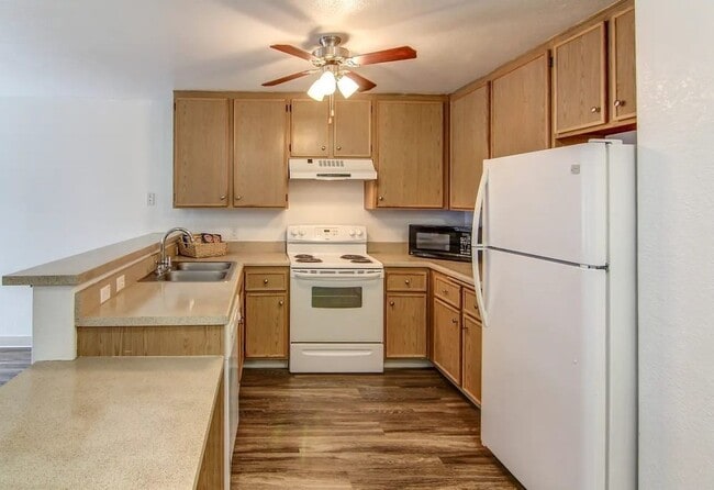 Building Photo - Villa Pacifica