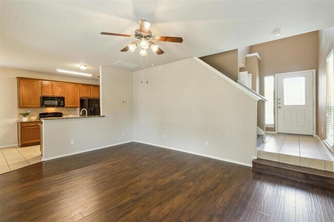 Foto del edificio - 1600 Sugarberry Ln