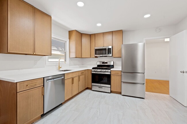 Building Photo - 1626 Kains Ave