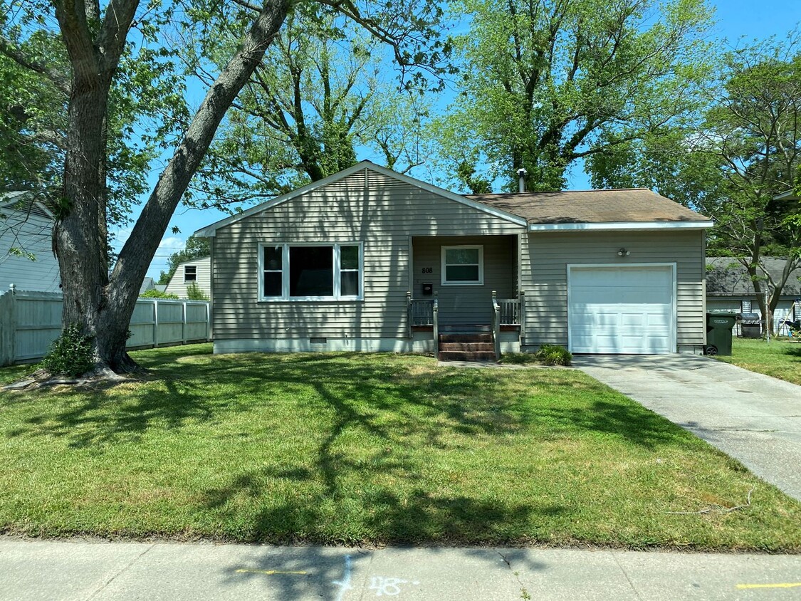 Primary Photo - Ranch Home in Northampton