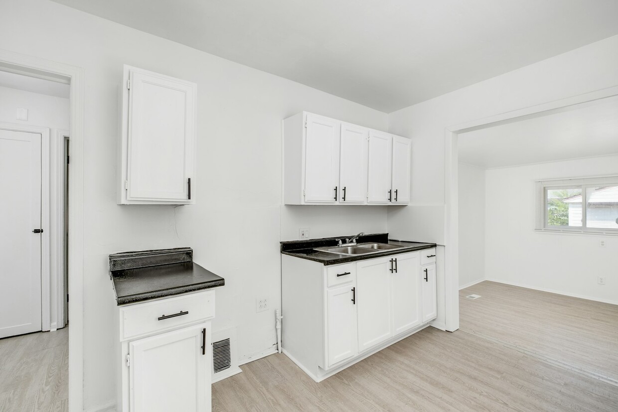 Foto principal - 18820 Klinger St