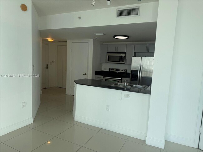 Foto del edificio - 1871 NW S River Dr