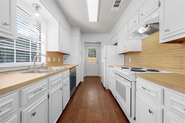 Foto del edificio - 300 Mill Creek Cir