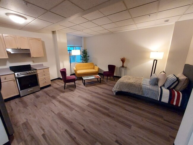 Interior Photo - Sixth & Pine Building