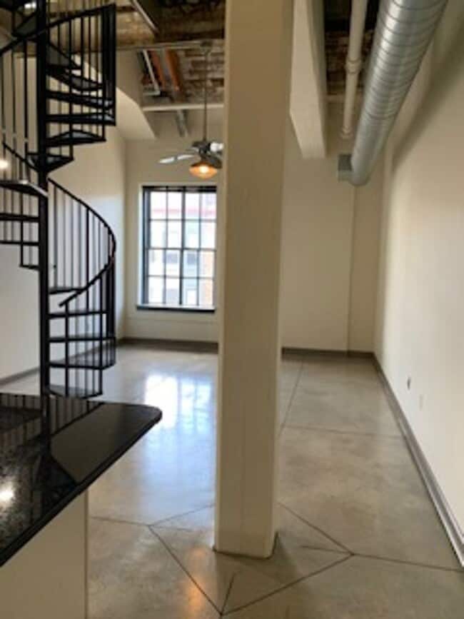 Interior Photo - Tower Press