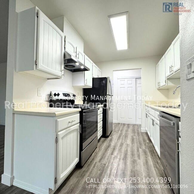 Foto del edificio - 4417 76th Ave W