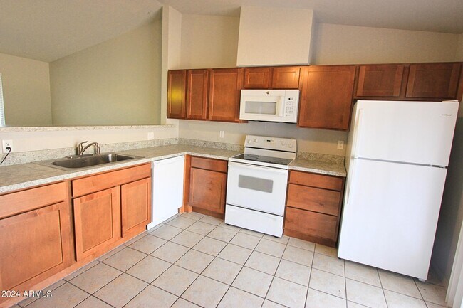 Foto del edificio - 4717 E Camino St