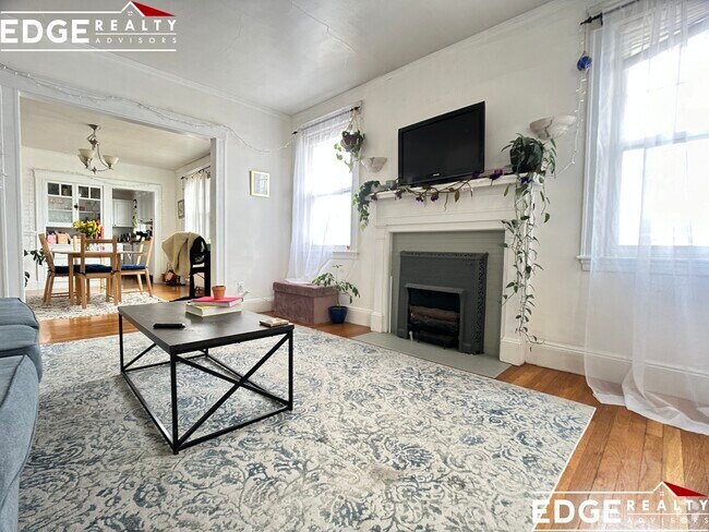 Building Photo - 103 Etna St