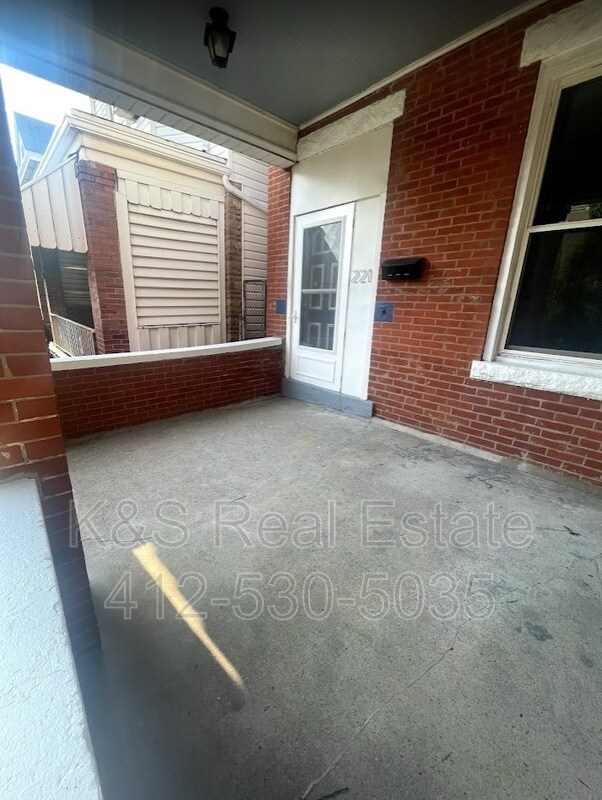 Photo - 221 Orchard Pl House