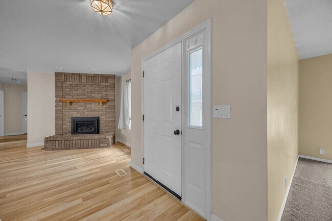Foto del edificio - 567 N Allanwood Pl