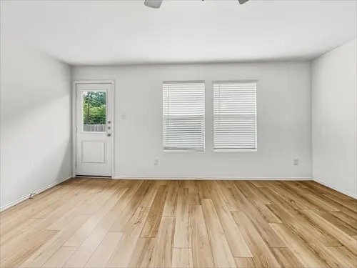 Foto del edificio - 1304 Haymarket Rd