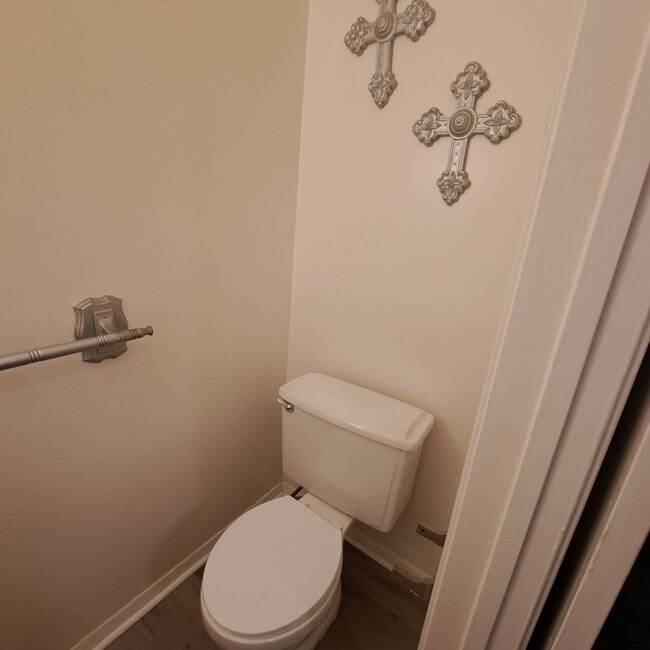 Building Photo - 6590 Stoney Point S