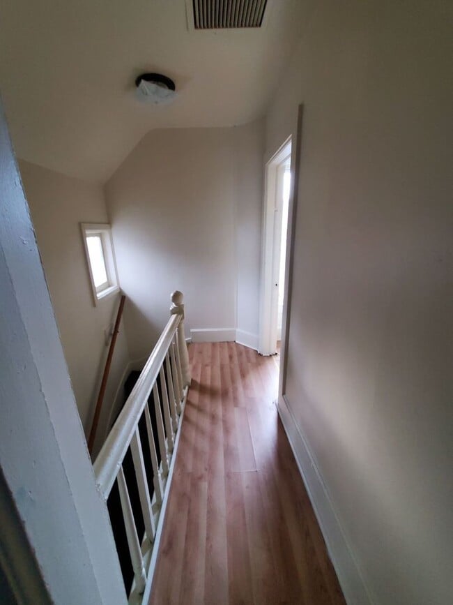 1028 Davis Pl, Racine, WI 53403 House Rental in Racine, WI