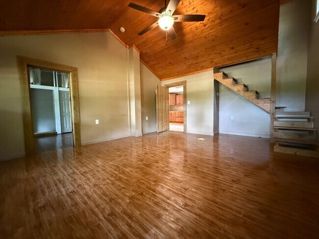 Foto del edificio - Charming 3 Bed/2 Bath for Rent in Peachland