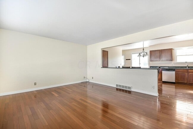 Building Photo - 879 Brentford Drive