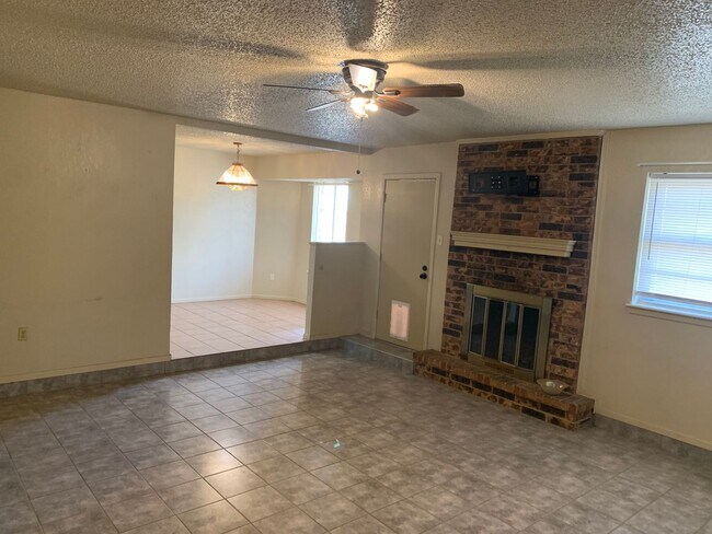 Foto del edificio - 7801 Uvalde Ave