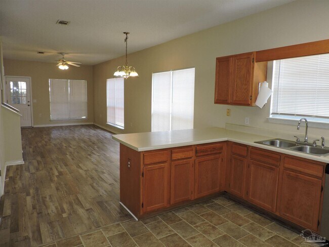 Foto del edificio - 206 Wildflower Ln