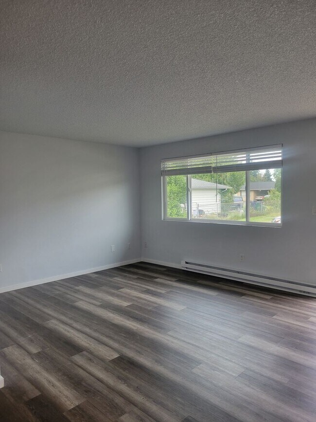 Foto del edificio - 2 bedroom 1 bath duplex