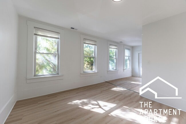 Foto del edificio - 2301 N Leavitt St