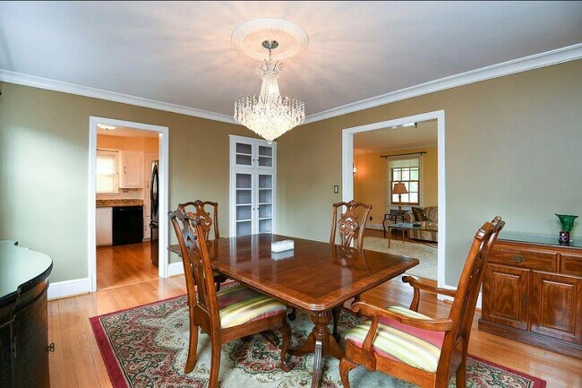 Foto del edificio - 1304 Tuckerman St NW