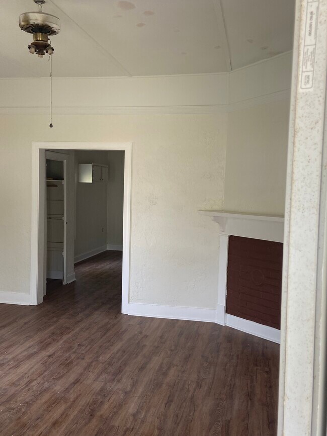 Foto del edificio - 114 N Missouri St