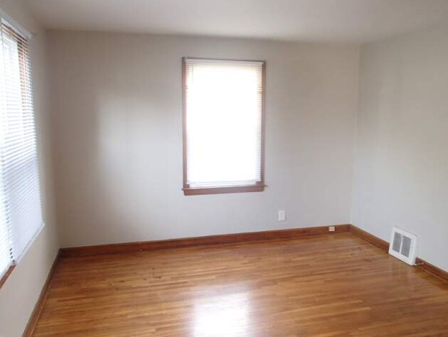 Building Photo - NOW AVAILABLE! - 2243 William Street, Chee...