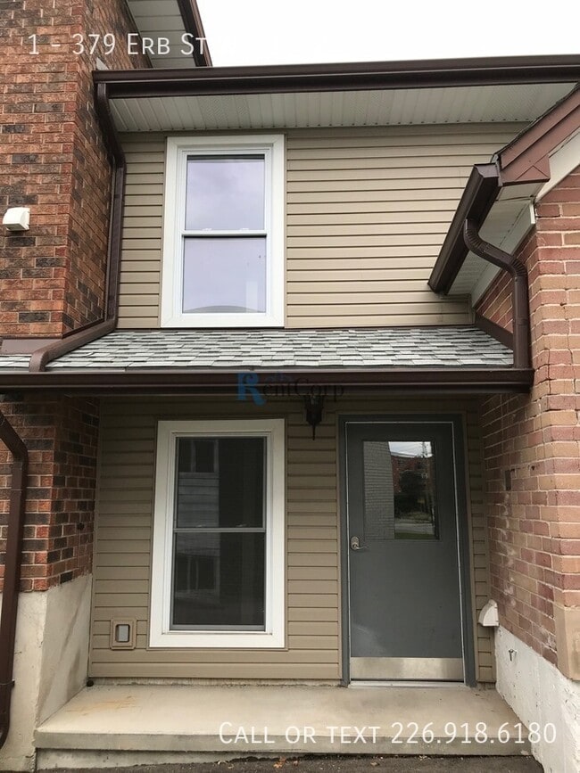 Photo du bâtiment - 379-379 Erb St. W