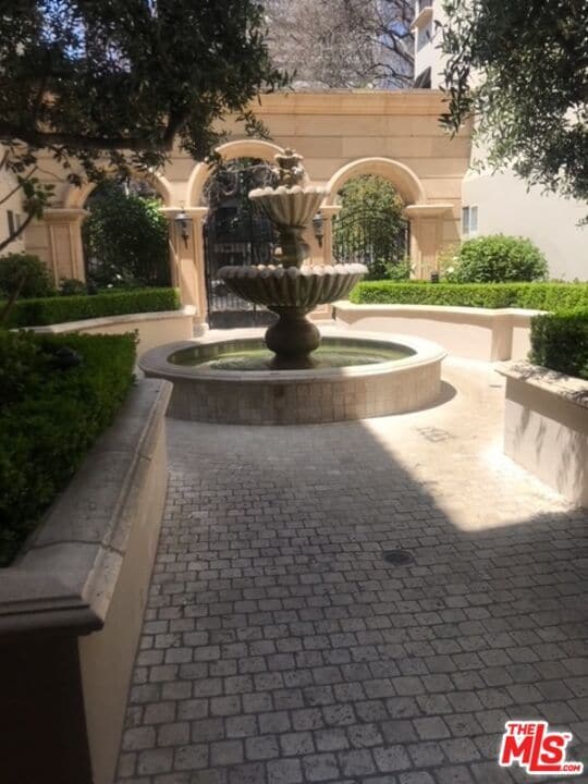 Foto del edificio - 1658 Camden Ave