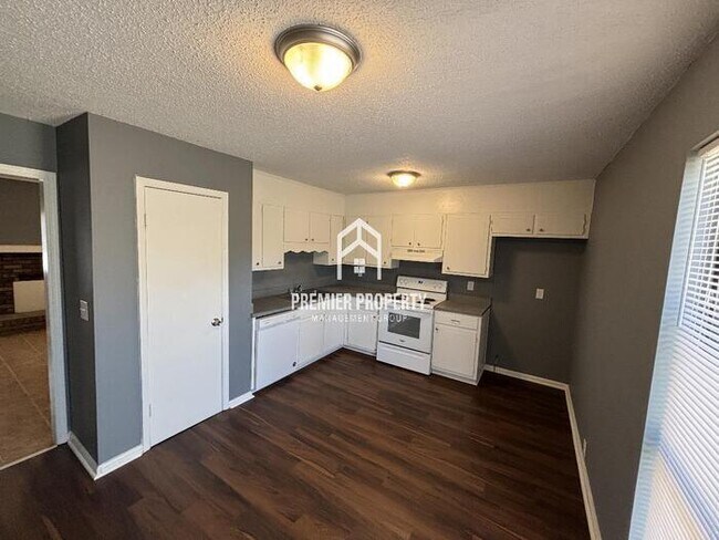 Building Photo - 13 Eddings Ln - Available Now!
