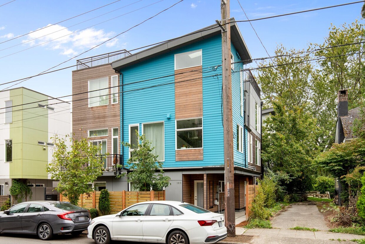 Gorgeous 3 Bd/2.5 Ba Seattle Townhouse - Gorgeous 3 Bd/2.5 Ba Seattle Townhouse