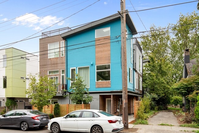 Gorgeous 3 Bd/2.5 Ba Seattle Townhouse - Gorgeous 3 Bd/2.5 Ba Seattle Townhouse