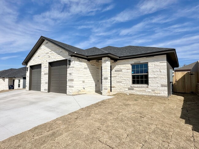 Building Photo - 1215 Antelope Trail