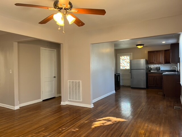 Building Photo - 2221 Sadler Ave