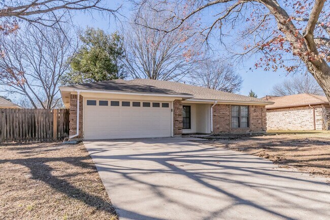 Building Photo - Heart of Keller 2022 Remodeled Home 3bed/2...