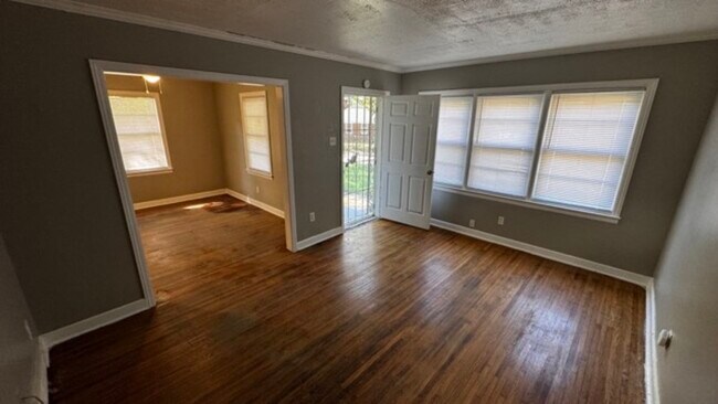 Foto del edificio - 1537 Rolling Hills Dr