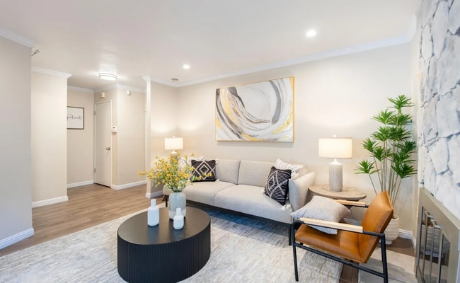 Building Photo - 1173 Capri Dr