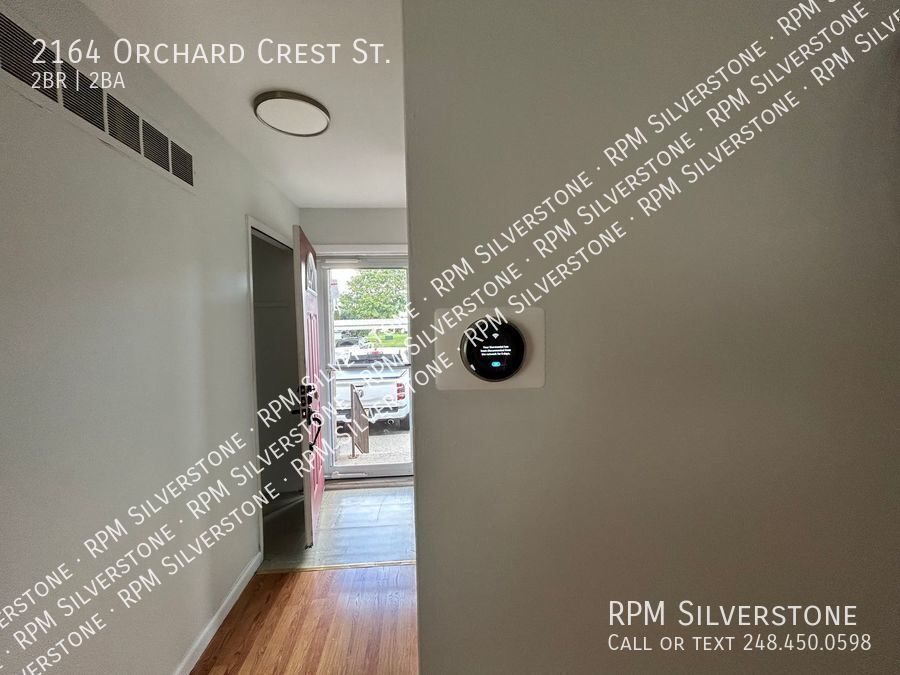 Primary Photo - Spacious 2-bedroom