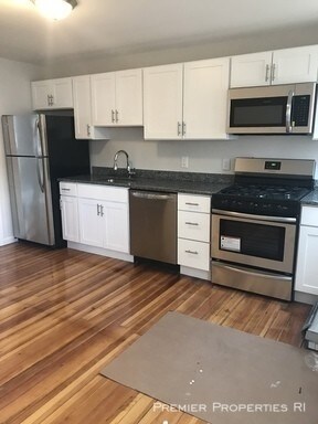 Primary Photo - 6 Oakleigh Ave