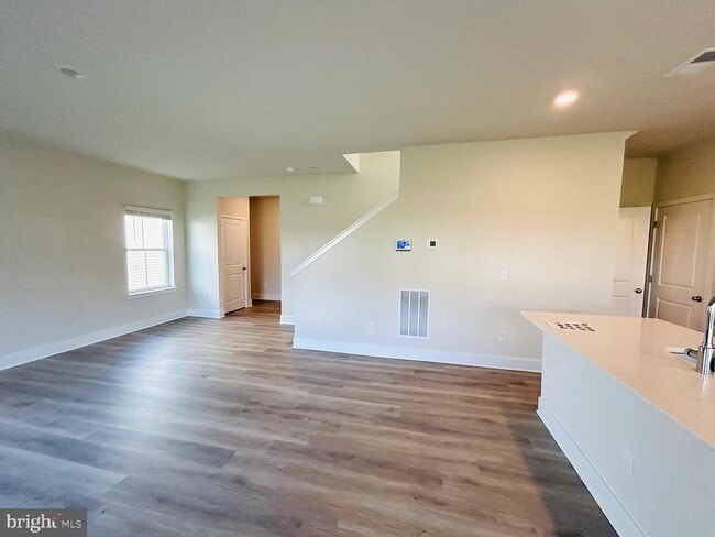 Building Photo - 128 Wappinger Ter