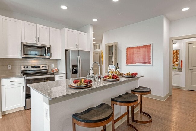 Building Photo - Alta Landing