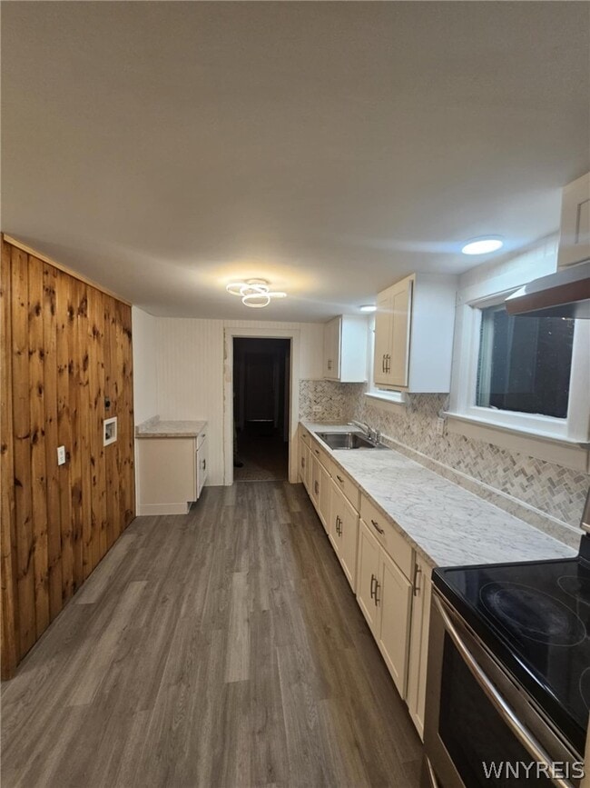 Building Photo - 20 Dunn Ave