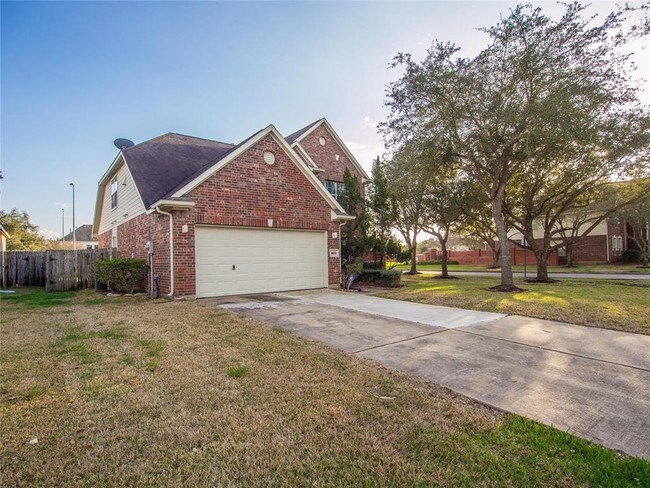 Building Photo - 4802 Russett Ln