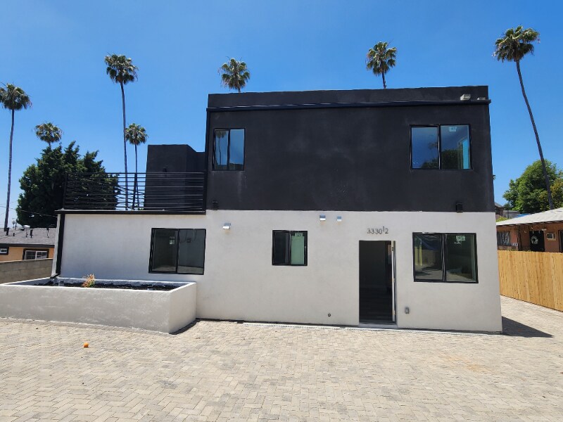 Primary Photo - 3330 Portola Ave