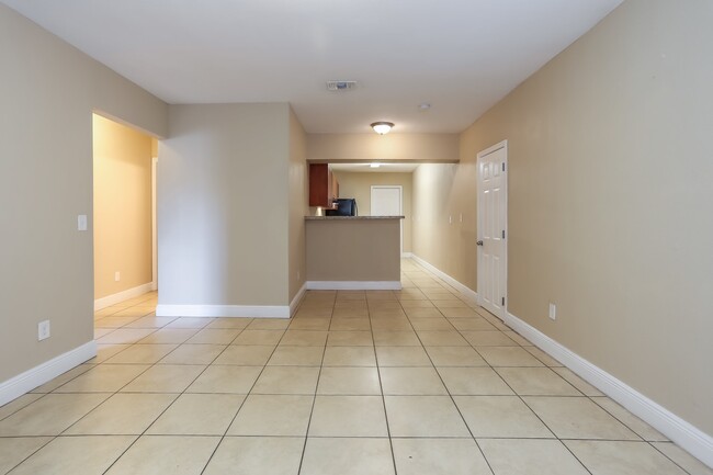 Foto del edificio - 1520 NE 206th St